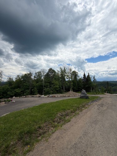 Rue - O Allée Du 15E, Mont-Blanc, QC 