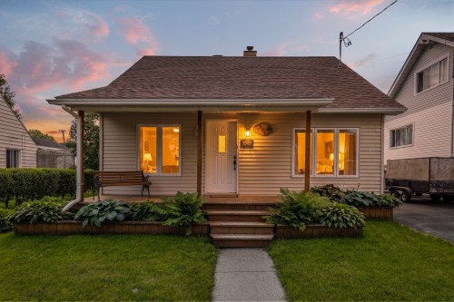 328 Av. des Vétérans  Montréal-Est, QC H1B 5B7
