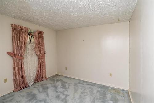4518 Roblin Blvd, Winnipeg, MB 