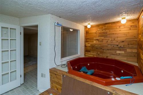 4518 Roblin Blvd, Winnipeg, MB 