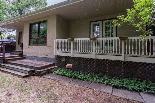 4518 Roblin Blvd, Winnipeg, MB 
