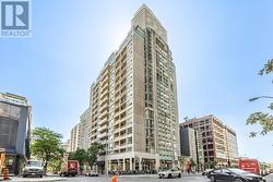 1003 - 43 EGLINTON AVENUE E  Toronto, ON M4P 1A2