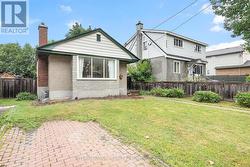 323 LANARK AVENUE N Ottawa, ON K1Z 6R6