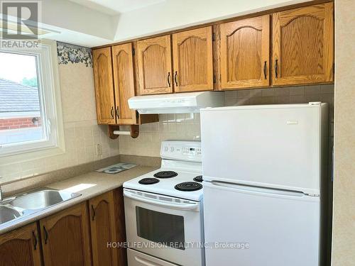Upper - 16 Nova Drive, Hamilton, ON 
