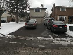 37 CALEDON COURT Oshawa, ON L1G 7L6