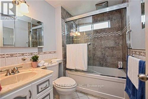 37 CALEDON COURT , Oshawa, Ontario L1G 7L6 2