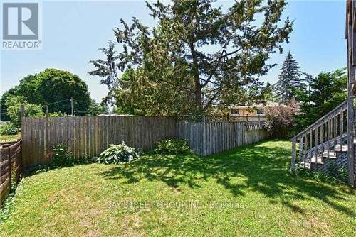 37 CALEDON COURT , Oshawa, Ontario L1G 7L6 3
