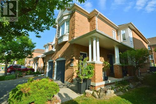 11 - 190 HARDING BOULEVARD  Richmond Hill, ON L4C 0J9