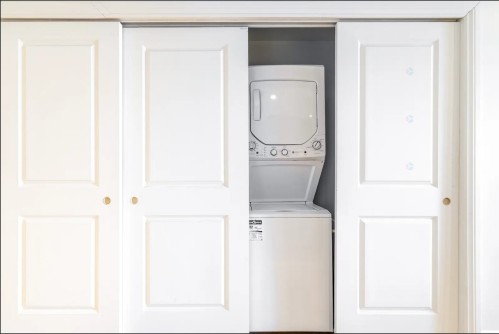 Salle de lavage - 209-5255 Av. Du Parc, Montréal (Le Plateau-Mont-Royal), QC 