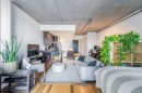 Salon - 209-5255 Av. Du Parc, Montréal (Le Plateau-Mont-Royal), QC 