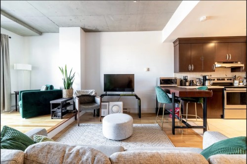 Salle à manger - 209-5255 Av. Du Parc, Montréal (Le Plateau-Mont-Royal), QC 