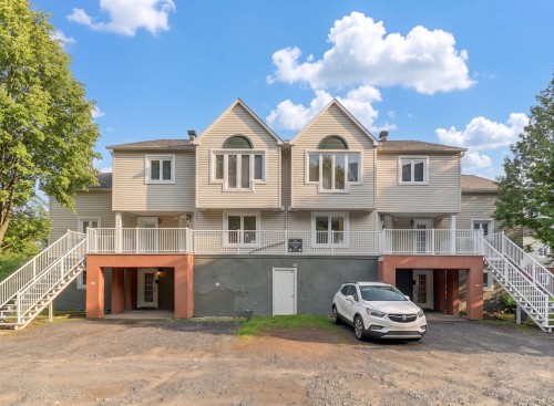 122-82 Rue Desjardins  Magog, QC J1X 5X8