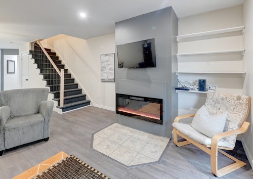 Salon - 122-82 Rue Desjardins, Magog, QC - Indoor Photo Showing Living Room With Fireplace