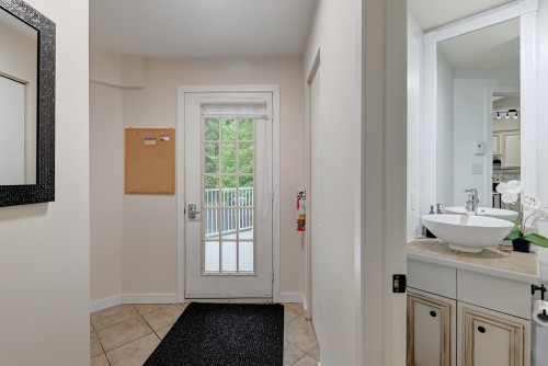 Hall d'entrée/Vestibule - 122-82 Rue Desjardins, Magog, QC - Indoor