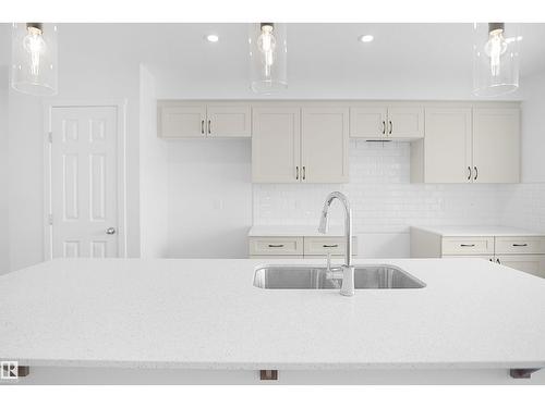 22509 83A Av Nw, Edmonton, AB 