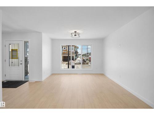 22509 83A Av Nw, Edmonton, AB 