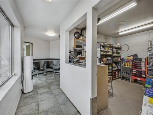 Passageway - 1495 Rue D'Acton, Acton Vale, QC 