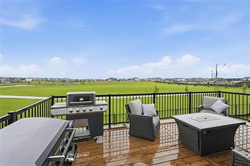 82 Jim Gauthier Dr, Winnipeg, MB 