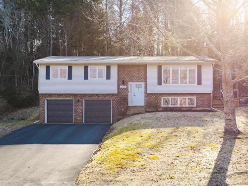 212 Howe Avenue, Fall River, NS 