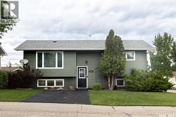 600 5TH AVENUE W  Assiniboia, SK S0H 0B0