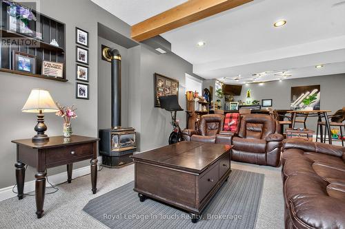 9ft Ceilings - Midland, ON 