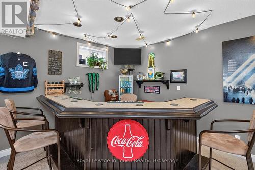 Built-in Bar - Midland, ON 