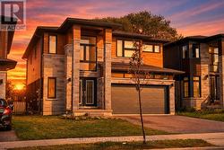 40 LEXINGTON AVENUE  Hamilton, ON L8J 0L5