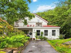 618 Herring Cove Road  Halifax, NS B3R 1X6