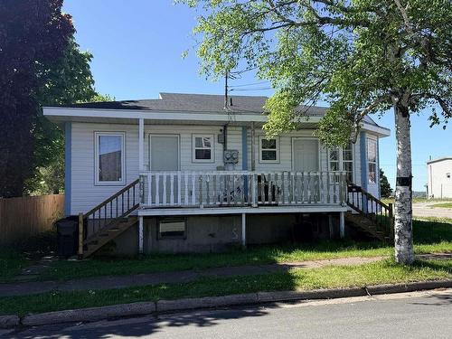 100-102 Henry Street Street  Sydney, NS B1N 2H3