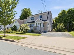 17 Joffre Street  Dartmouth, NS B2Y 3C7