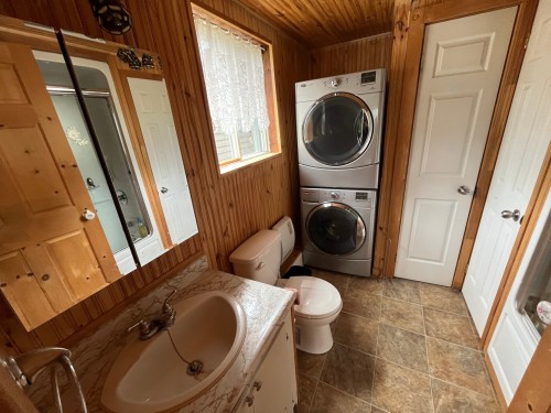 Bathroom - 3 Ch. Du Roc, Saint-Aimé-Des-Lacs, QC 