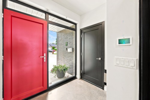 Hall d'entrée/Vestibule - 33 Rue Rochefort, Repentigny (Repentigny), QC - Indoor Photo Showing Other Room