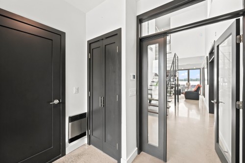 Hall d'entrée/Vestibule - 33 Rue Rochefort, Repentigny (Repentigny), QC - Indoor Photo Showing Other Room