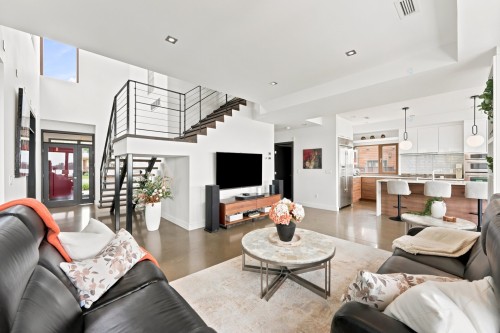 Salon - 33 Rue Rochefort, Repentigny (Repentigny), QC - Indoor Photo Showing Living Room
