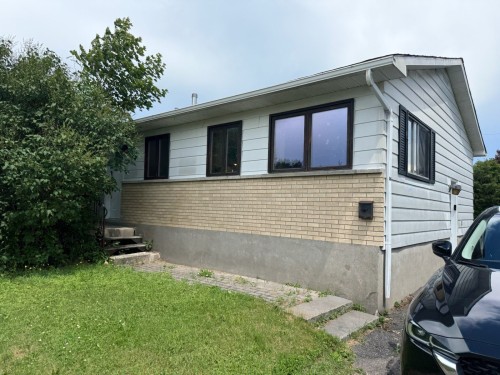 1281 Rue Verdier  Mascouche, QC J7K 2G6