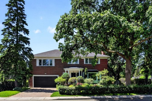 395 Av. Ellerton  Mont-Royal, QC H3P 1E1