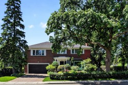 395 Av. Ellerton  Mont-Royal, QC H3P 1E1