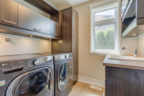 Laundry - 417 Av. Des Crécerelles, Beaconsfield, QC 
