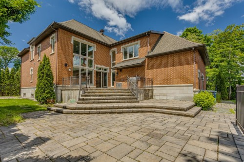 Courtyard - 417 Av. Des Crécerelles, Beaconsfield, QC 
