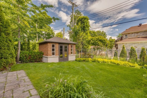 Courtyard - 417 Av. Des Crécerelles, Beaconsfield, QC 