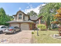 UPPER-4305 CASGRAIN  Windsor, ON N9G 2A9