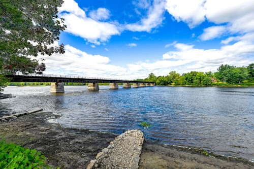 Vue sur l'eau - 13 Rue Alfred, Laval (Sainte-Rose), QC 