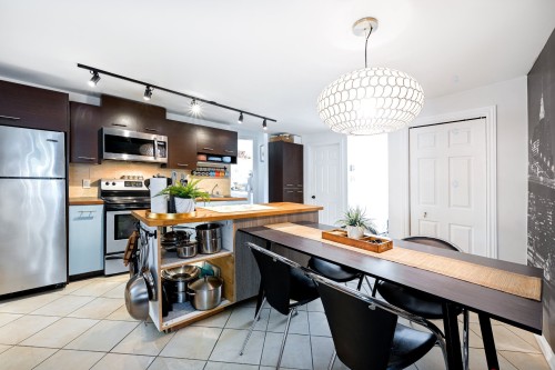 Cuisine - 13 Rue Alfred, Laval (Sainte-Rose), QC 