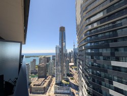 6512-138 Downes Street  Toronto, ON M5E 0E4