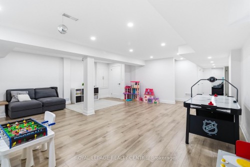 1590 Clitherow Drive, Milton, ON 