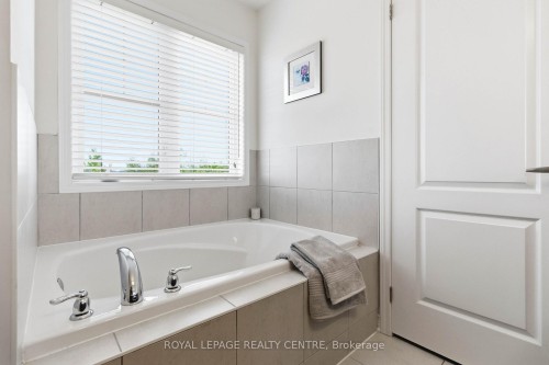 1590 Clitherow Street, Milton, ON 