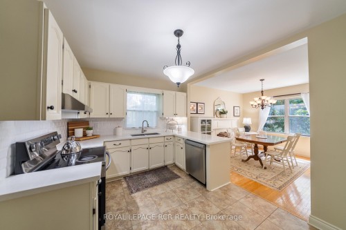 6995 Second Line W, Mississauga, ON - Indoor Photo Showing Kitchen