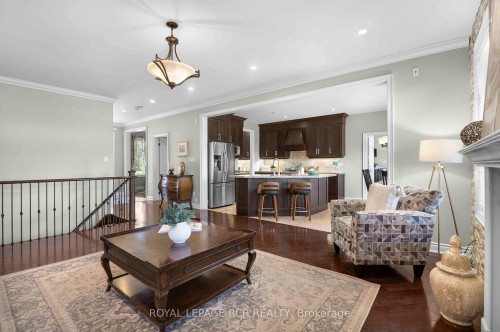 6 Masters Creek Boulevard, Mono, ON - Indoor Photo Showing Living Room