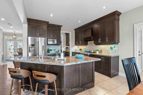6 Masters Creek Boulevard, Mono, ON - Indoor Photo Showing Kitchen With Upgraded Kitchen