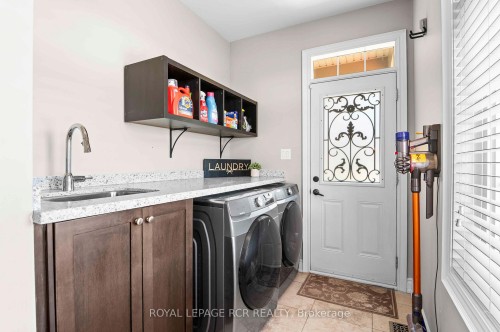6 Masters Creek Boulevard, Mono, ON - Indoor Photo Showing Laundry Room